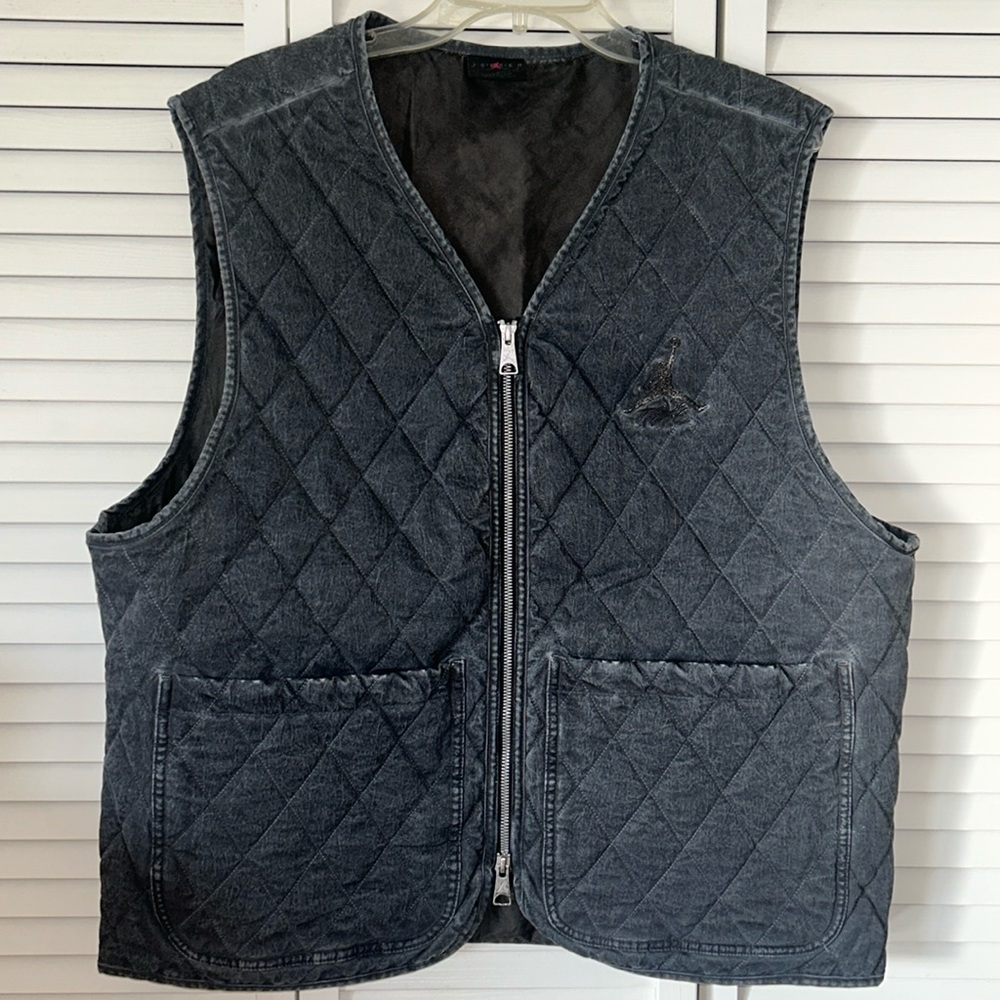 Men’s Jordan quilted size large